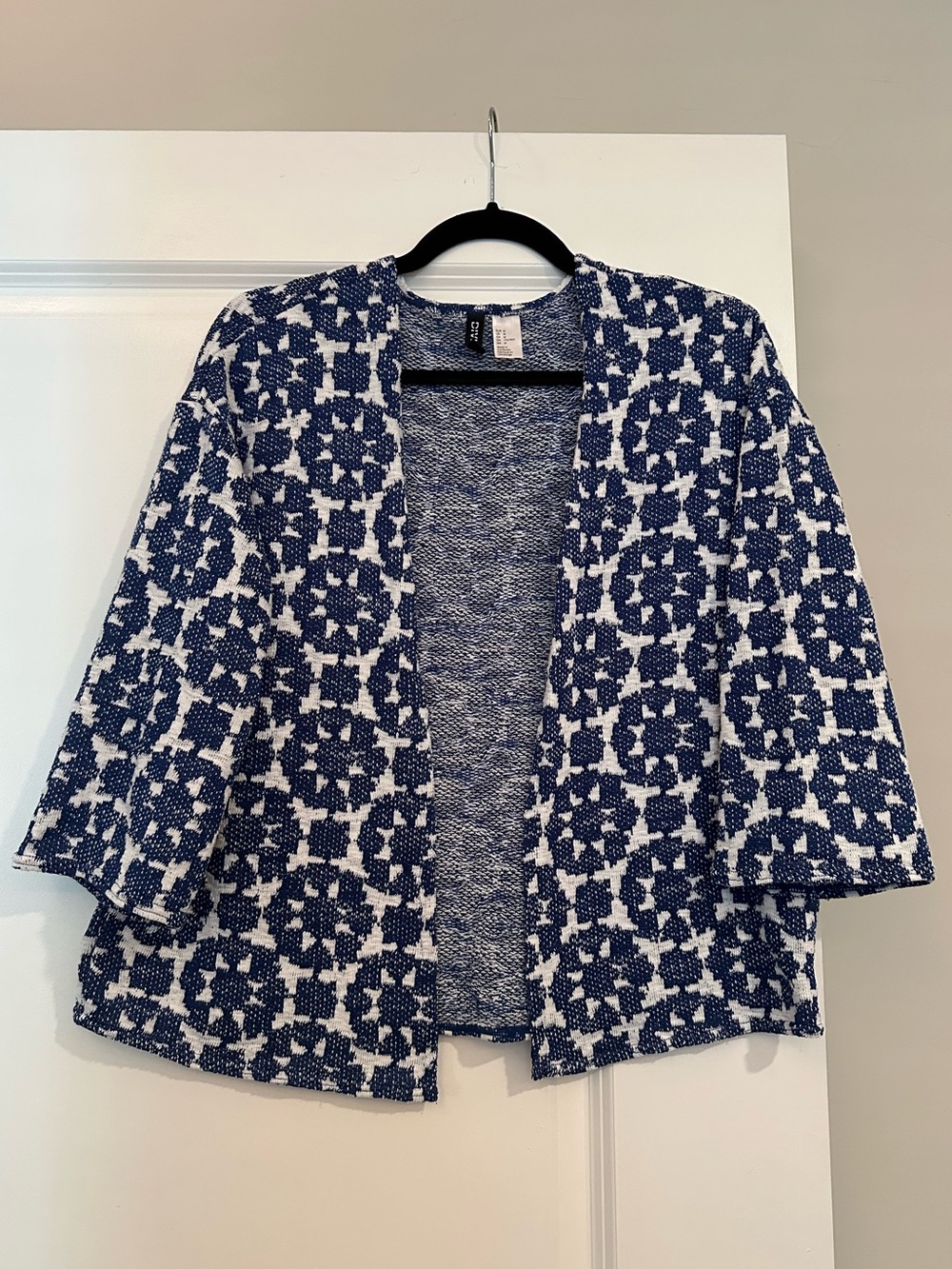 Divided H&M Blue and White Pattern Textured Open Cardigan Size M